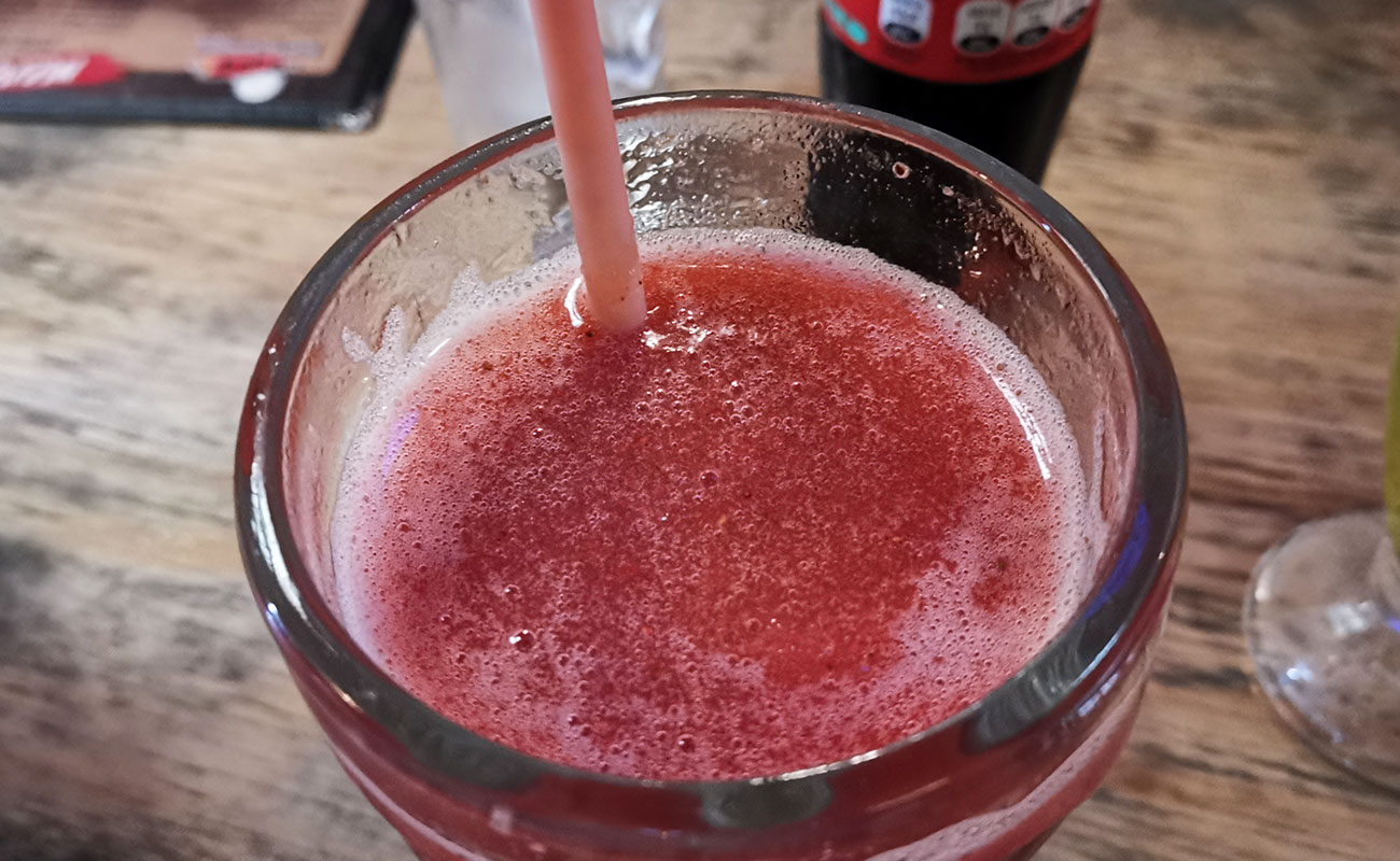 Batido Fresa / Restaurante la Casona de Laly, Guayabos, Curridabat, San José-03092023