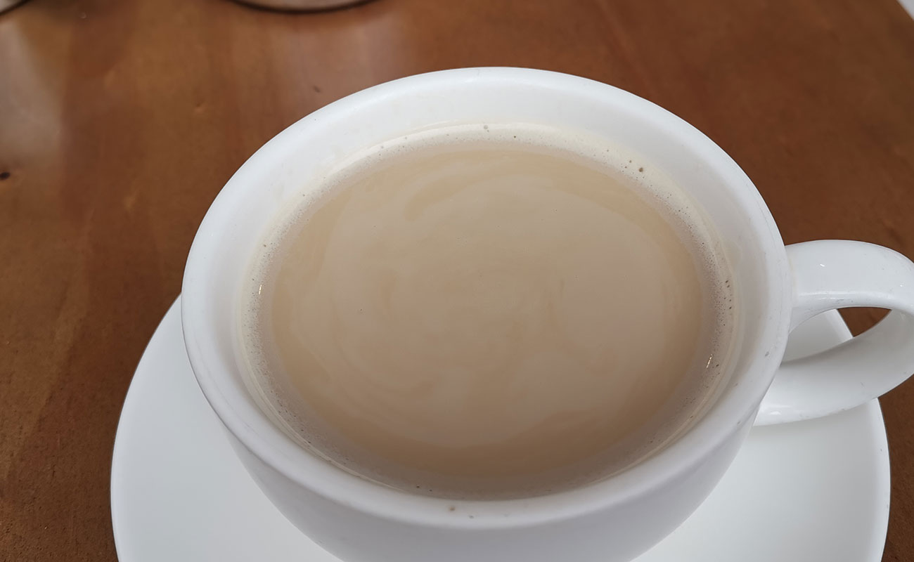 Café con Leche 8oz / Restaurante Spoon oxigeno Human Playground, San Francisco-05092023