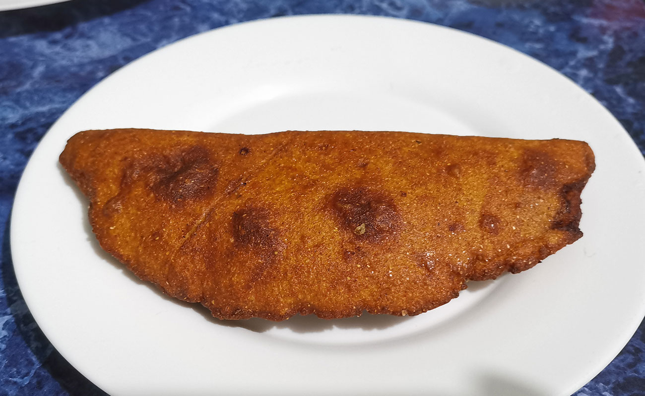 empanada-frijol-soda-la-amistad-calle-viquez-distrito-llorente-canton-de-flores-heredia-10012024