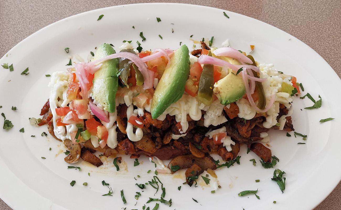 huarache-carne-al-pastor-con-aguacate-restaurante-heladeria-supersnacks-distrito-flores-canton-flores-heredia-15022024