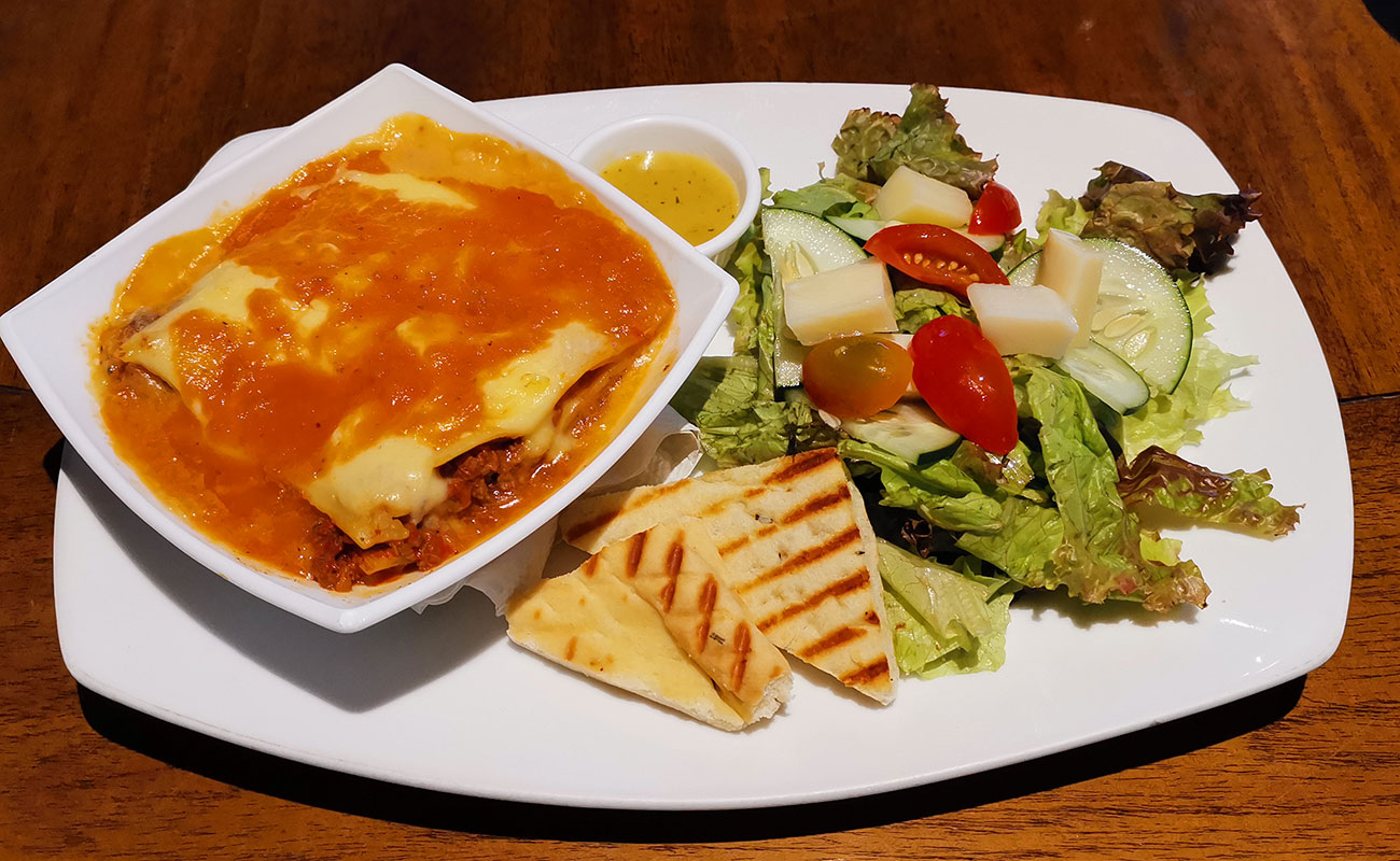 Mezzo Mezzo Lasagña de Carne / Cafetería Giacomin, San Francisco, Heredia 06092023