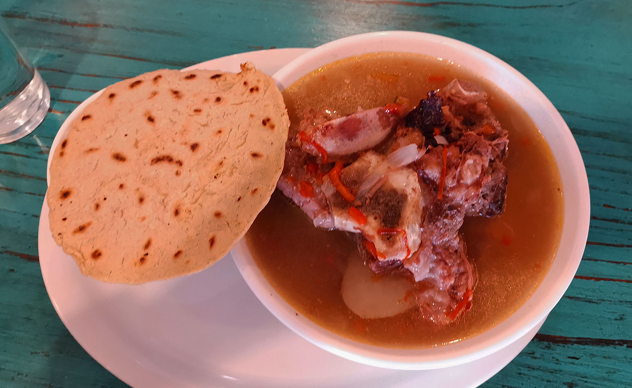 olla-de-carne-restaurante-la- cuchara-de-dona-emilce-canton-de-flores-heredia-20112023