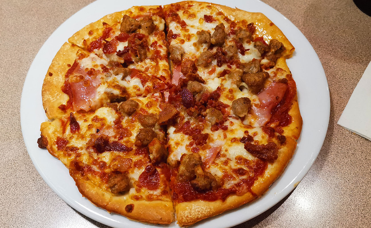 Pizza Personal / Restaurante Pizza Hut, El Carmen, Heredia-21092023