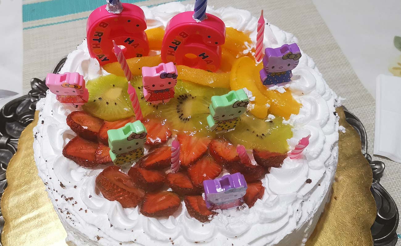 queque-melocoton-fresas-1200g-panaderia-cafeteria-trigo-miel-distrito-san-joaquin-canton-flores-heredia-23042024