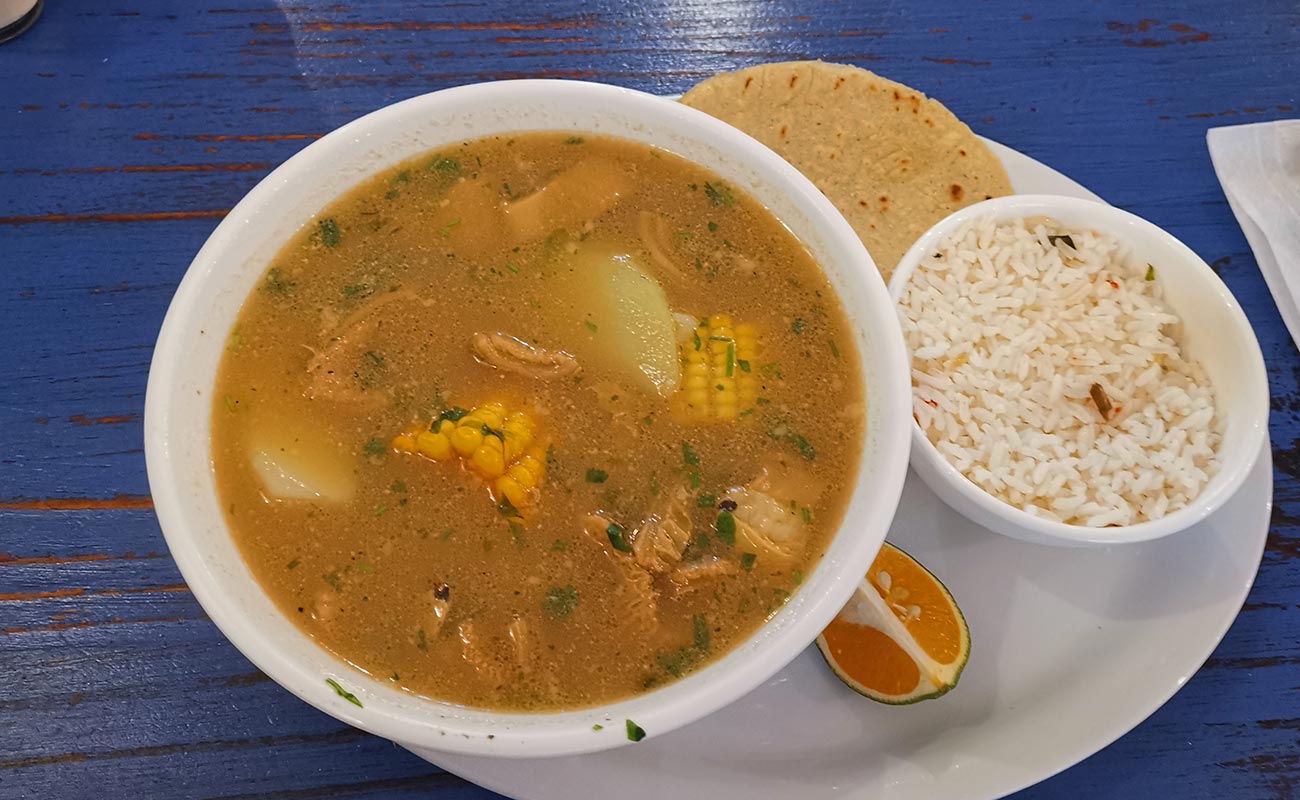 sopa-de-mondongo-restaurante-la-cuchara-de-dona-emilce-distrito-san-joaquin-canton-de-flores-heredia-02072024